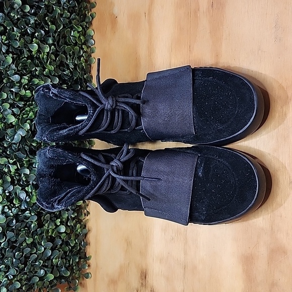 Adidas Yeezy Boost 750 Triple Black | Size: 9 Mens | Black - Picture 2 of 11